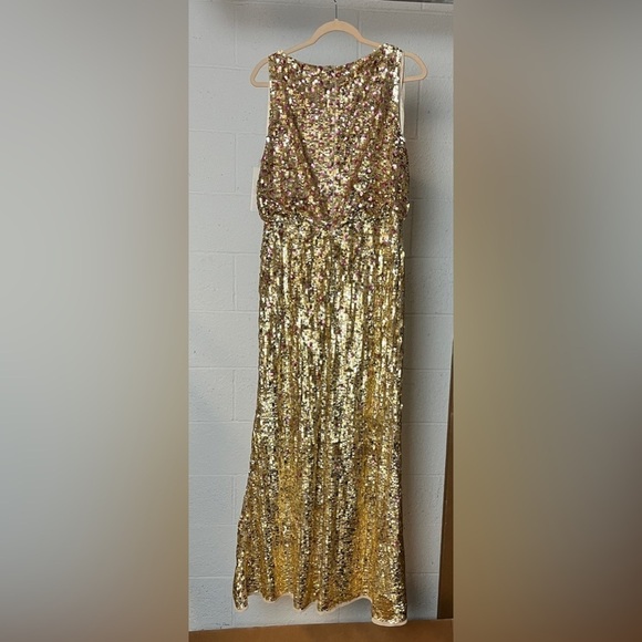 Mac Duggal 93645 Sequin Sleeveless High Neck Gold - Picture 4 of 11